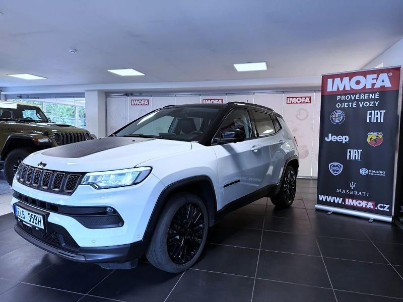 Jeep Compass (2023) 1,3 T PHEV Plug In 240k AT 4xE - fotka 3 z 23