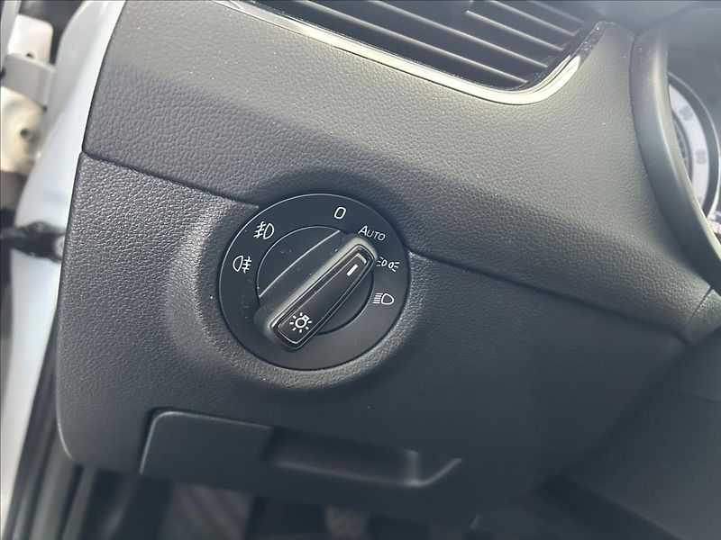 Škoda Octavia 1,0   TSI 85kW,TAŽNÉ,NAVIGACE - fotka 12 z 27