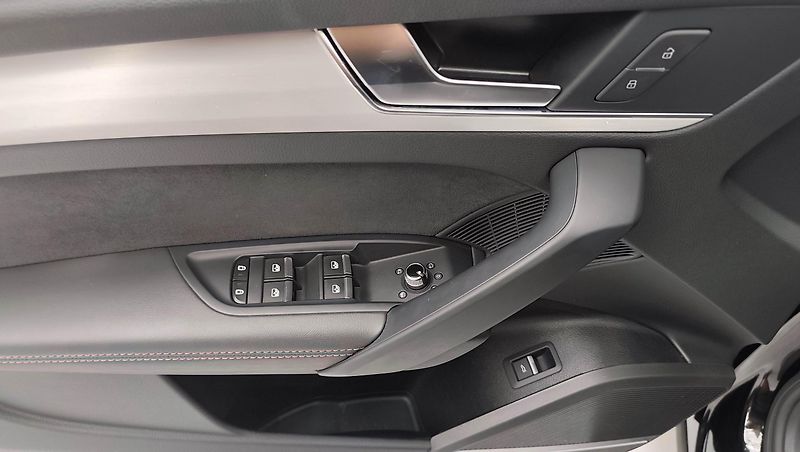 Audi Q5 (2023) Sportback S-line, B&O, Quattro - fotka 88 z 95