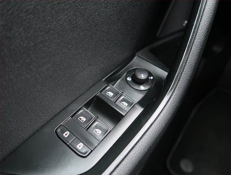 Škoda Superb (2018) 2.0 TDI, 4X4, Automat, Kůže - fotka 17 z 24