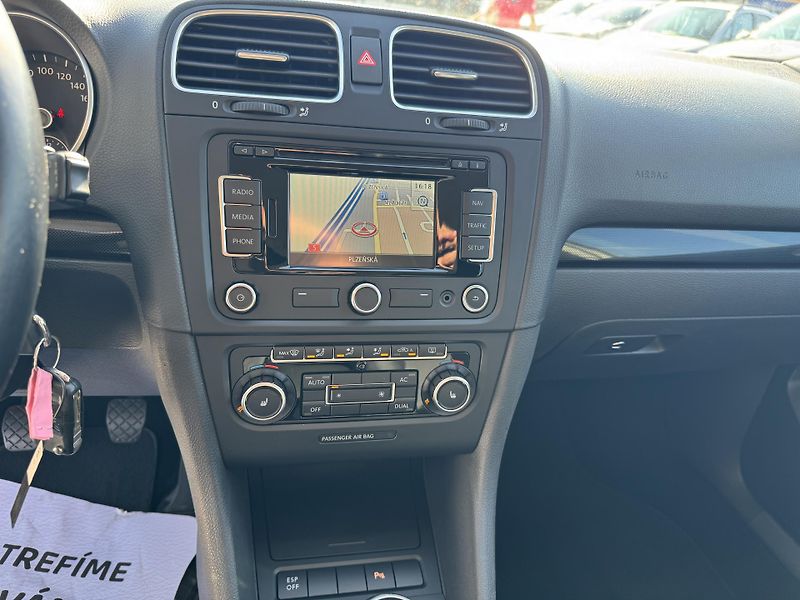 Volkswagen Golf Variant (2010) 1.4TSi,rezervace - fotka 15 z 41