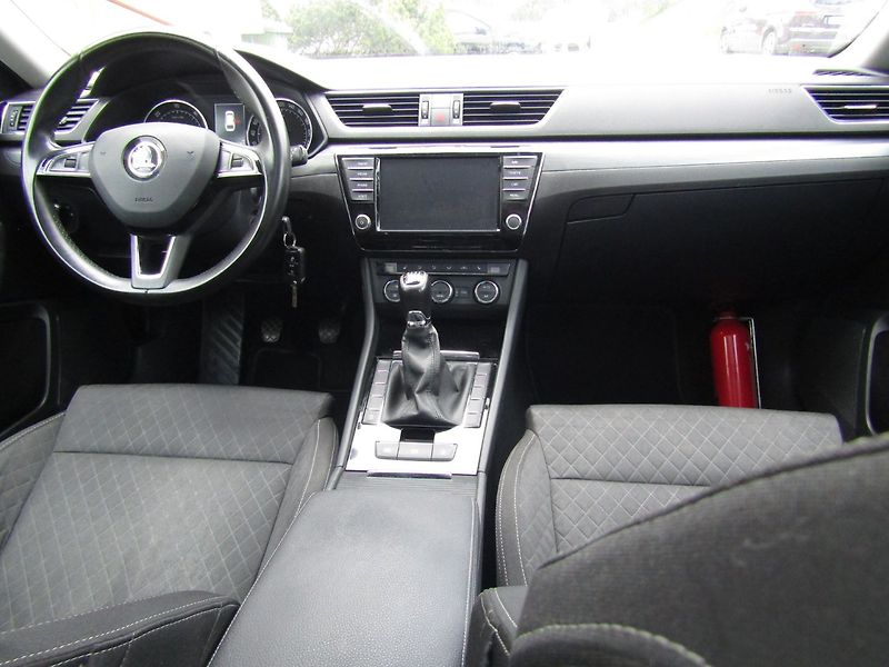Škoda Superb (2016) 1.6 TDI 88kW - fotka 16 z 38