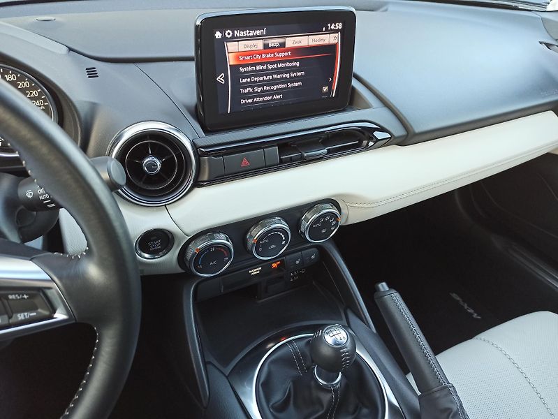 Mazda MX-5 2.0L 135kW SKYACTIV-G ČR 1.MAJ - fotka 21 z 29