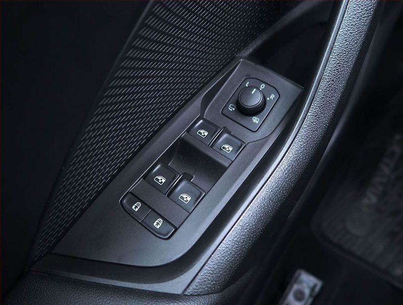 Škoda Octavia (2021) Scout 2.0 TDI, 4X4, Automat - fotka 16 z 16