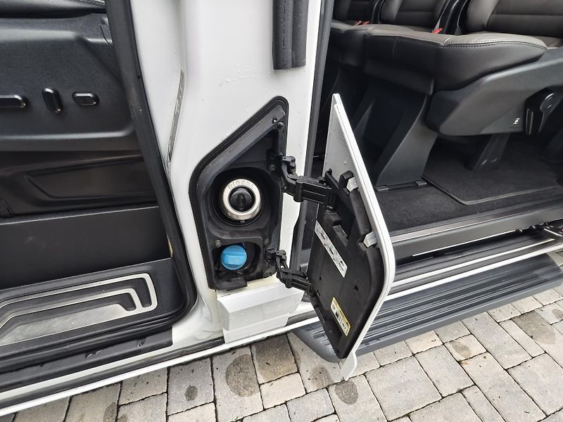Ford Tourneo Custom (2019) 2.0 TDCi 9.místné, top stav. - fotka 11 z 19