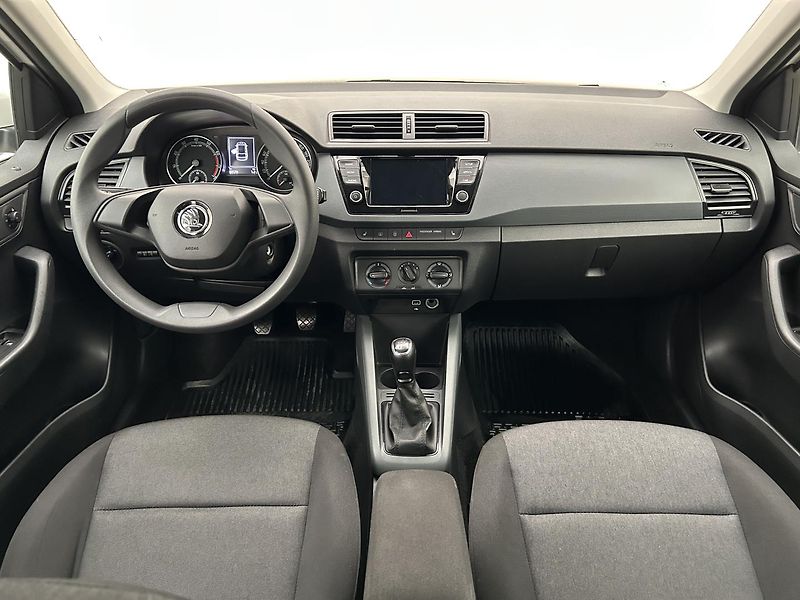 Škoda Fabia 1.0 TSI Active Plus - fotka 5 z 26