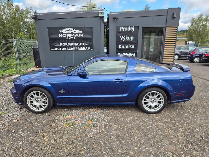Ford Mustang GT 4.6 V8 - fotka 7 z 24