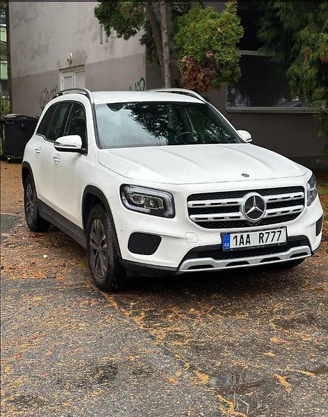 Mercedes-Benz GLB (2023) - fotka 2 z 15