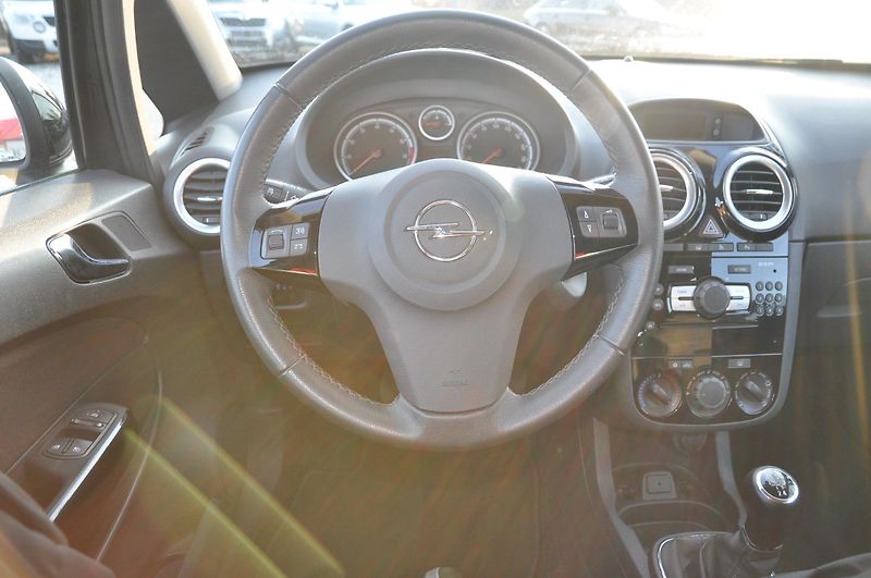 Opel Corsa 1.4i 64kW 3dv. Energy - fotka 5 z 15