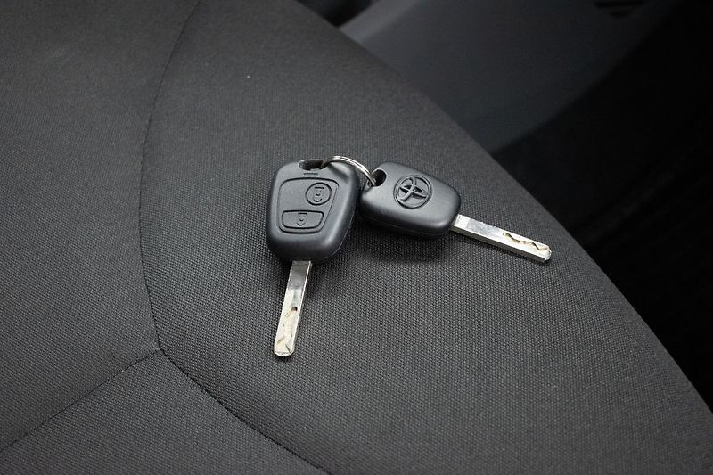 Toyota Aygo 1.0 VVT-i Terra Cool*KLIMA*ČR* - fotka 25 z 36