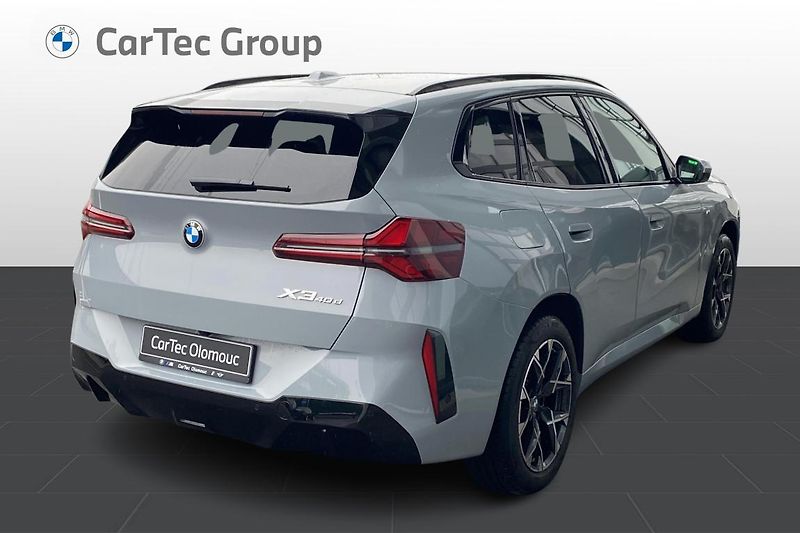 BMW X3 xDrive 40d - fotka 7 z 9
