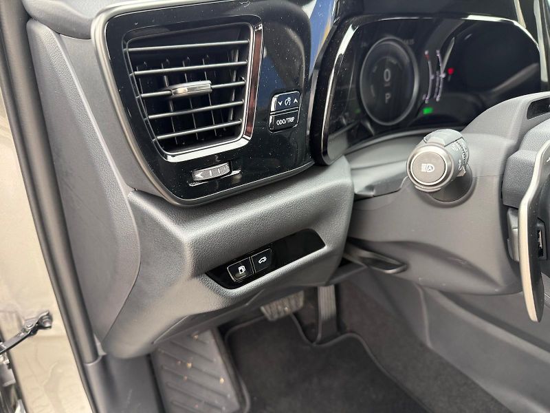 Lexus NX 350h 2,5 HSD e-CVT Executive 4×4 E- - fotka 13 z 29