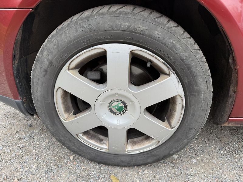 Škoda Octavia 1.6i - fotka 21 z 22
