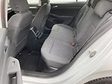 Volkswagen Golf (2022) 2.0 TDi, ČR, Life, LED - náhled 10
