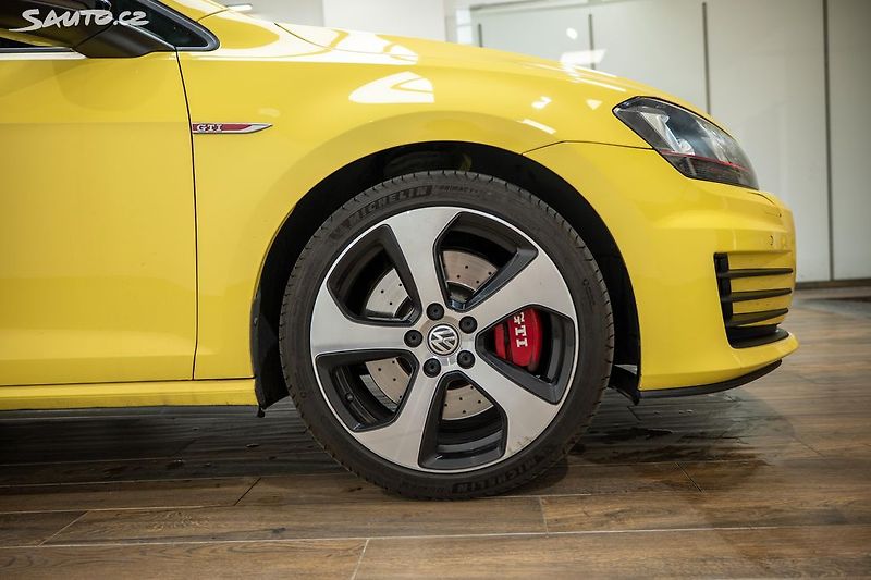Volkswagen Golf (2016) GTI Performance 2.0 169 kW - fotka 35 z 35