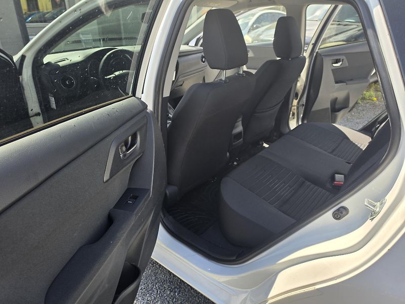 Toyota Auris 1.6 VVTi   - fotka 8 z 20