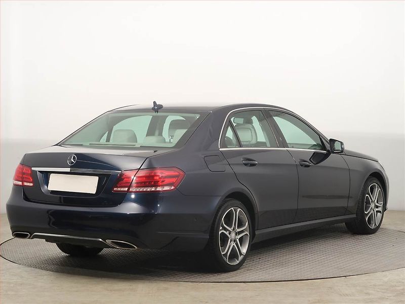 Mercedes-Benz Třídy E (2015) E 220 BlueTEC, Automat - fotka 5 z 14