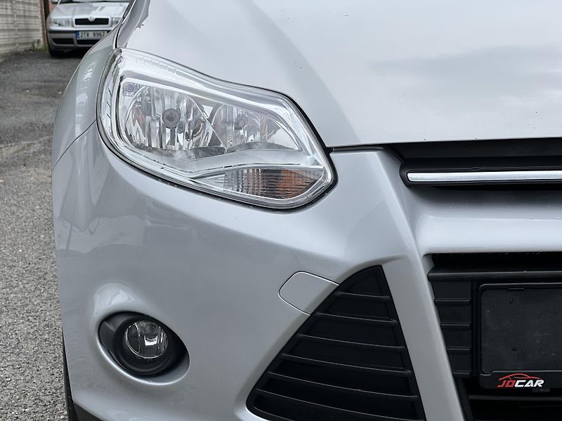 Ford Focus 1.0i KLIMATIZACE ALU PŮVOD ČR - fotka 35 z 37