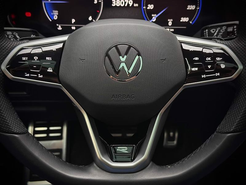 Volkswagen Touareg TDI 210 kW R-Line Pano Taž Ven - fotka 13 z 19