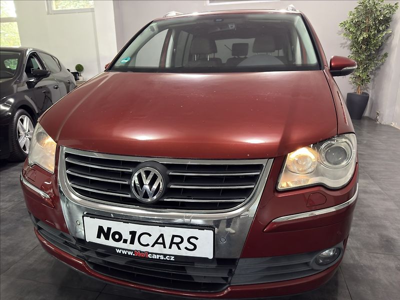Volkswagen Touran 2,0   TDI DSG 103KW HIGHLINE - fotka 30 z 34