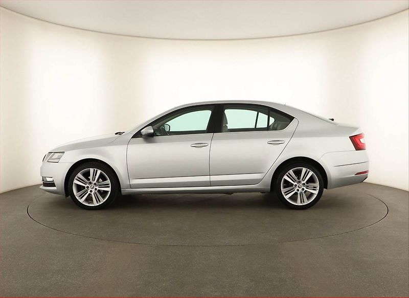 Škoda Octavia (2017) Style 1.6 TDI, Automat, ČR - fotka 3 z 15
