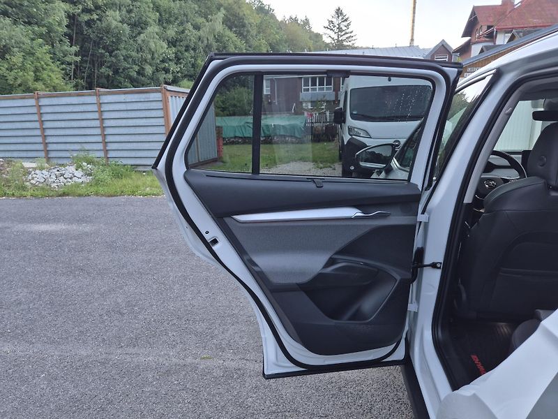 Škoda Enyaq 150kw, iV80 19ALU SOH 97% - fotka 35 z 46