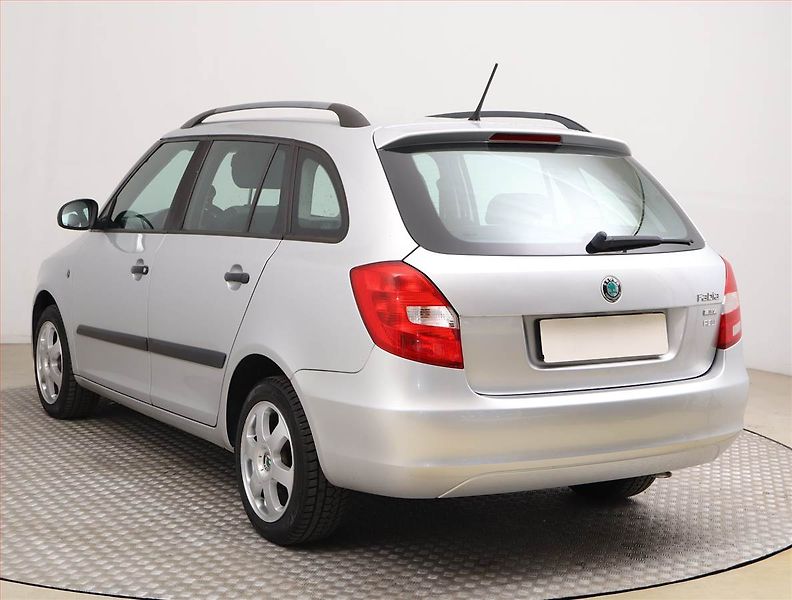 Škoda Fabia (2012) 1.4 16V - fotka 4 z 15