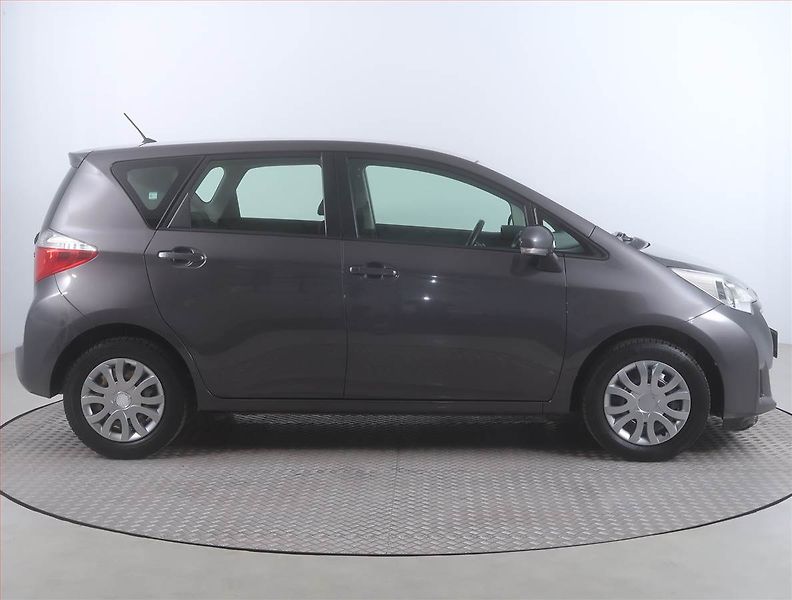 Toyota Verso (2011) 1.33 VVT-i, po STK - fotka 6 z 14