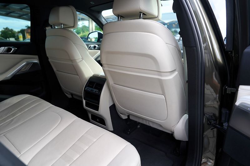 BMW X6 30d xDrive/Mpaket/DPH/1.maj. - fotka 31 z 47