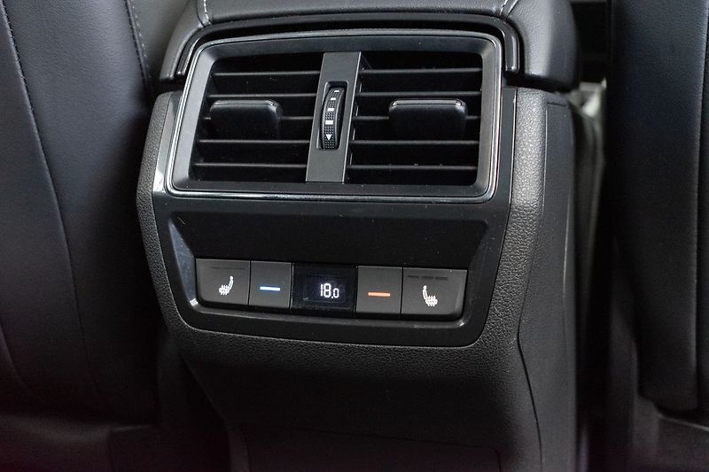 Škoda Kodiaq TDI 147kW 4x4*L&K*TAŽNÉ*ČR 1.M - fotka 16 z 51