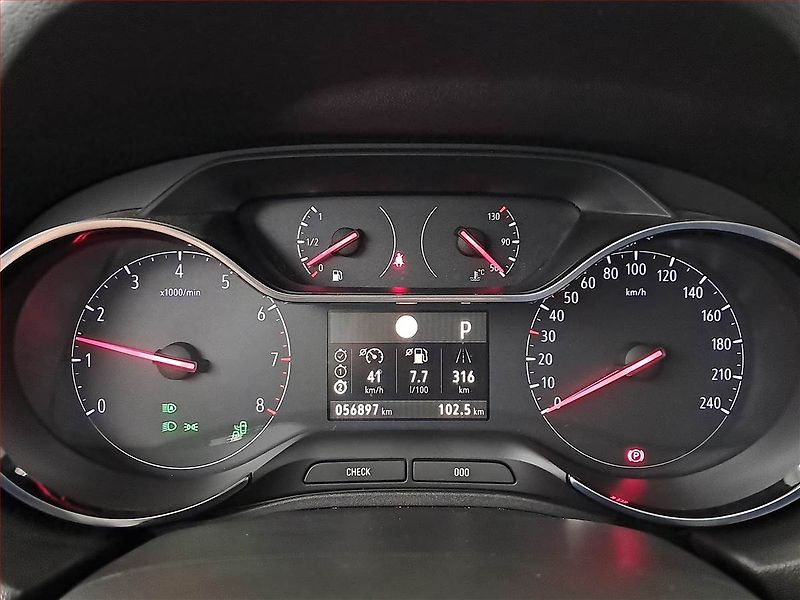 Opel Grandland X (2019) 1.6 Turbo, Automat, ČR,1.maj - fotka 11 z 17