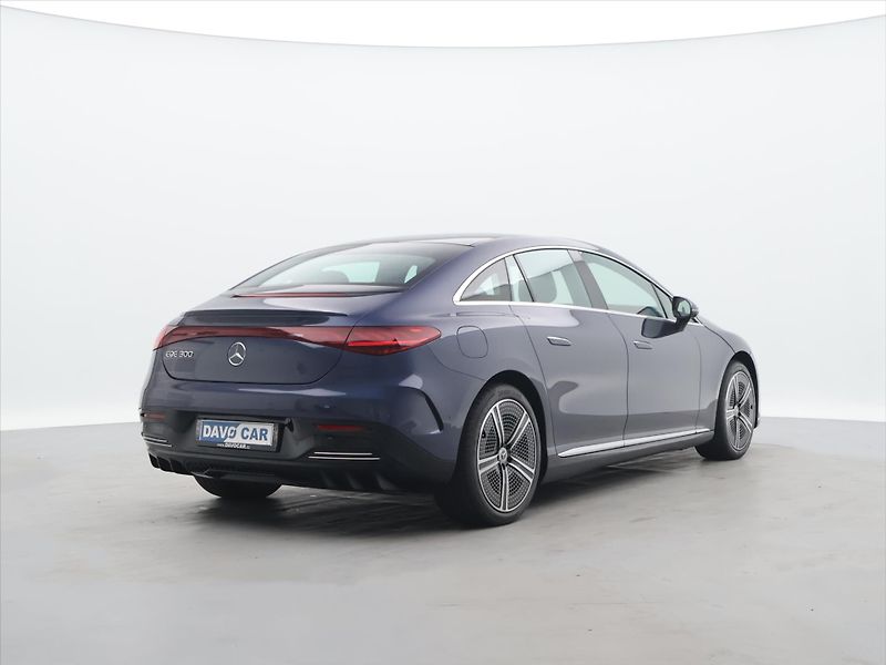 Mercedes-Benz EQE 300 180kW ZÁRUKA - fotka 7 z 31