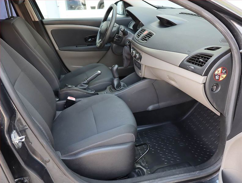 Renault Mégane (2010) 1.6 16V, po STK - fotka 9 z 14