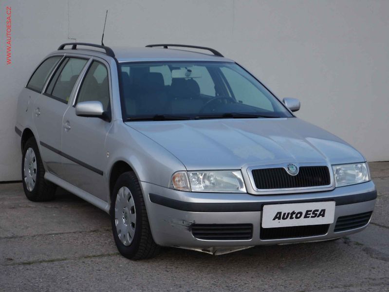 Škoda Octavia (2007) 1.6i, ČR, servis.kniha - fotka 1 z 16
