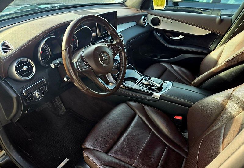 Mercedes-Benz GLC (2018) 2.2 250 D 4x4, DPH - fotka 9 z 24