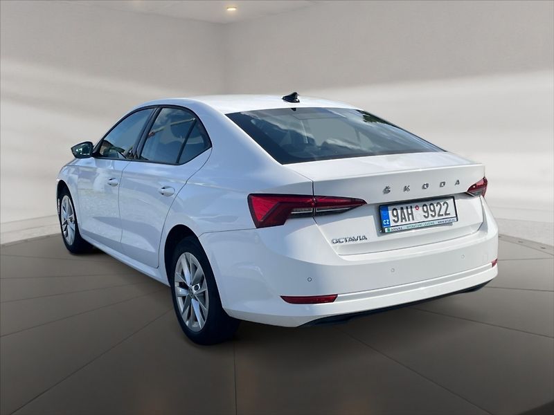 Škoda Octavia 2,0 TDI Ambition - fotka 4 z 11