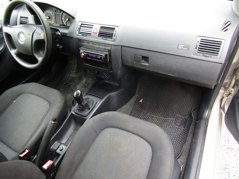 Škoda Fabia (2004) 1.4 TDI 55kW - fotka 13 z 36