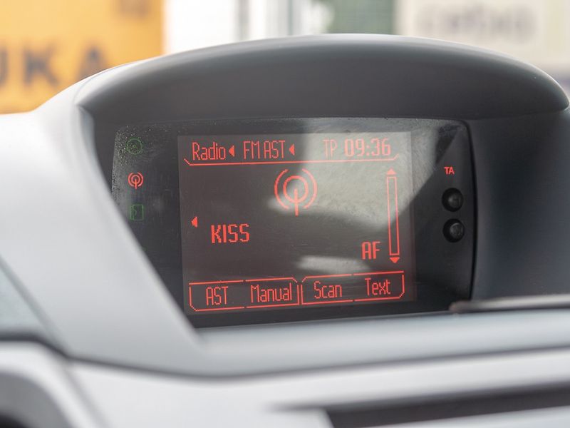 Ford Fiesta (2010) 1.25i 60KW – TAŽNÝ - fotka 20 z 40