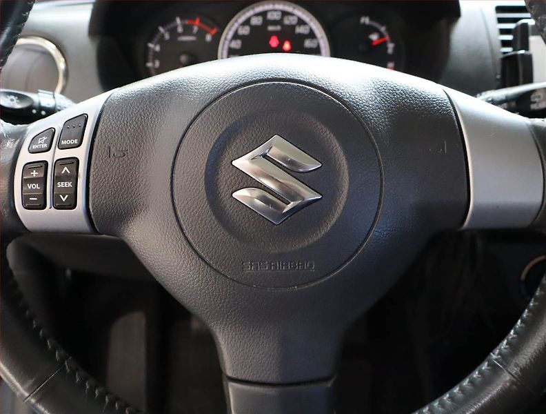 Suzuki Swift (2008) 1.3 i, 4X4, Serv.kniha, Tažné - fotka 12 z 19