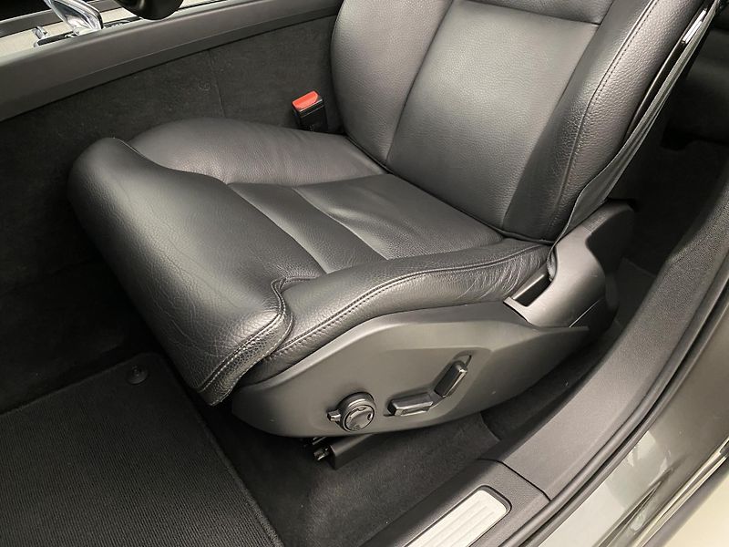 Volvo XC60 B4 AWD INSCRIPTION AUT  - fotka 25 z 50