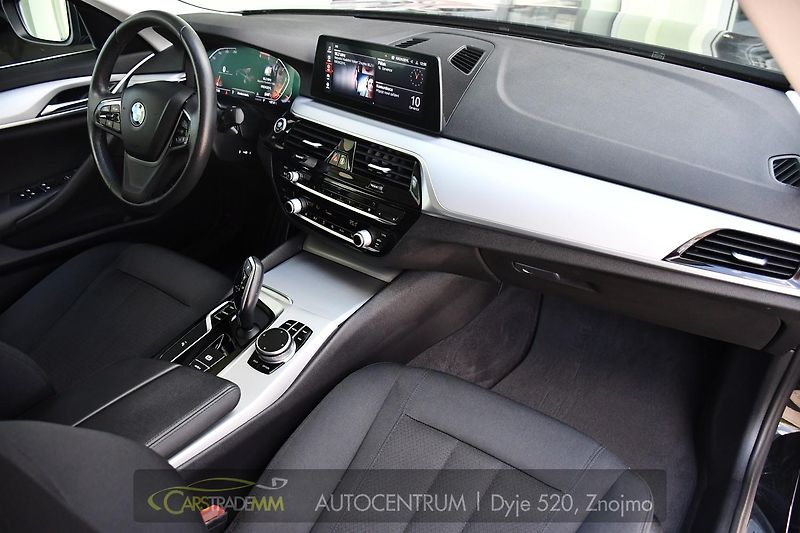 BMW Řada 5 518d ČR 1.M CARPLAY - fotka 12 z 54