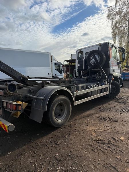 Iveco Eurocargo 120E22 NOSIČ HYVA 8 T - fotka 9 z 10