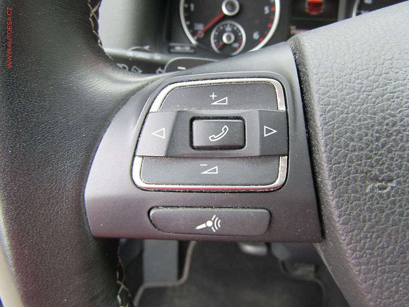 Volkswagen Tiguan (2015) 2.0 TDi 4x4, Lounge, DSG - fotka 12 z 20