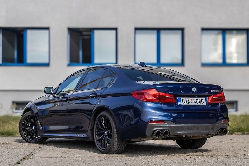 BMW M5 - fotka 7 z 28