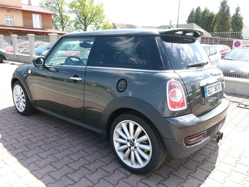 Mini Cooper S (2011) 1,6i AC TEMP ALU 135kW - fotka 5 z 28