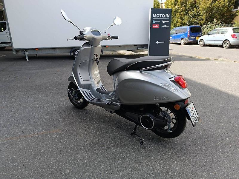 Vespa Elettrica (2023) L1 Grigio  Cromo 719 - fotka 5 z 16