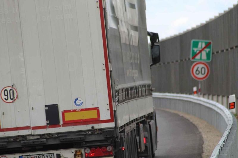 Dokončování dálničního úseku D55 u Bzence v závěru května 2025.