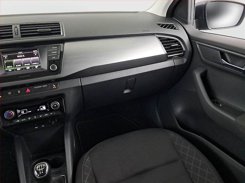 Škoda Fabia (2018) Style 1.0 TSI, ČR,1.maj - fotka 8 z 15