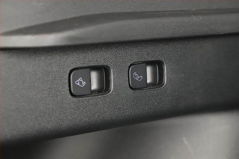 Tesla Model Y (2023) RWD LFP 60kWh, SoH 95% - fotka 27 z 30
