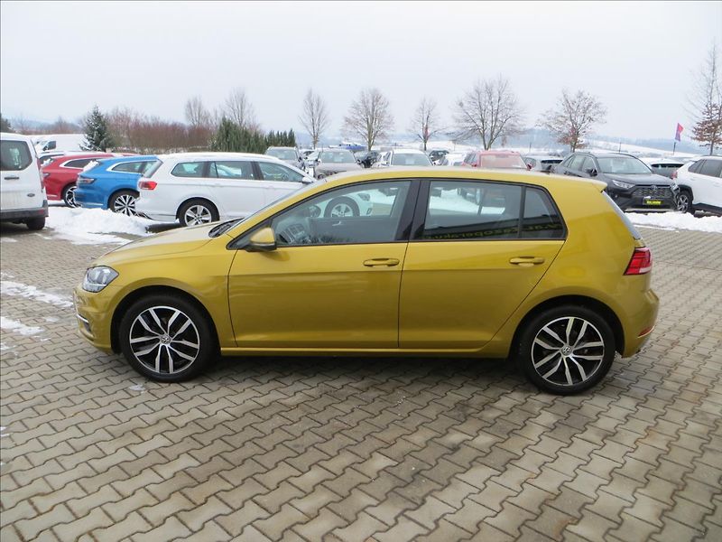 Volkswagen Golf 1,0 TSI 85kW Comfortline DSG - fotka 4 z 24